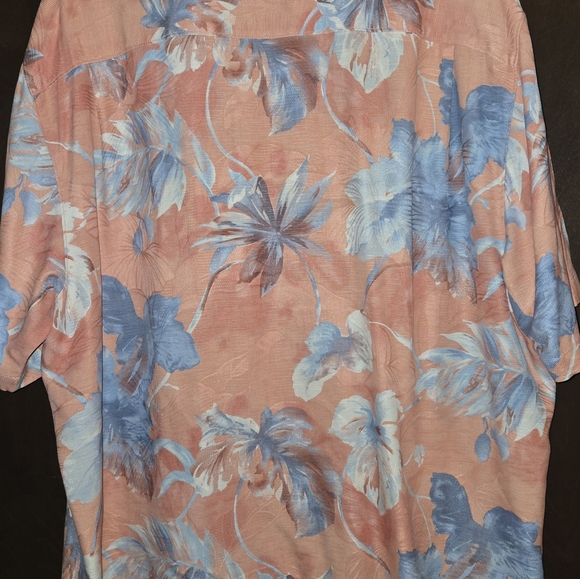 Tommy Bahama Silk Shirt in Coral And Green Men's Sz XXL - Picture 4 of 4